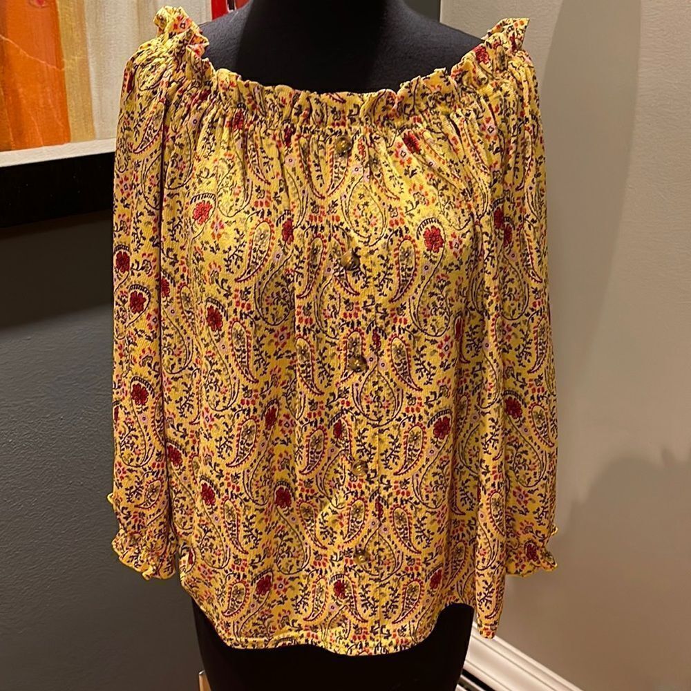 Melloday soft yellow floral print ruffled off shoulder boho style top. Large.